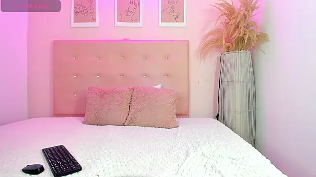Snapshot of ANNIE_DOLCE_ chatting on May 28, 10:07 pm ANNIE DOLCE online show from May 28, 10:07 pm