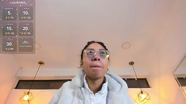 Hanna Cornee  online show from January 9, 11:57 am