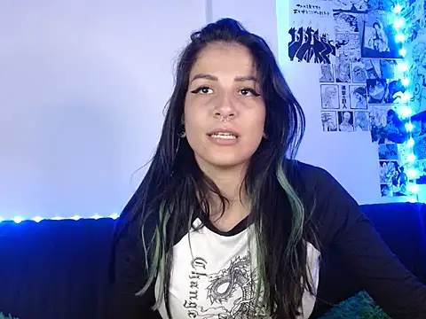 Snapshot of Chloe_paytone chatting on October 6, 11:24 pm Chloe paytone online show from October 6, 11:24 pm