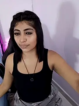 Kaylachannell online show from April 1, 3:18 am