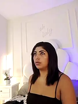 Snapshot of Kaylachannell chatting on July 9, 3:32 am Kaylachannell online show from July 9, 3:32 am
