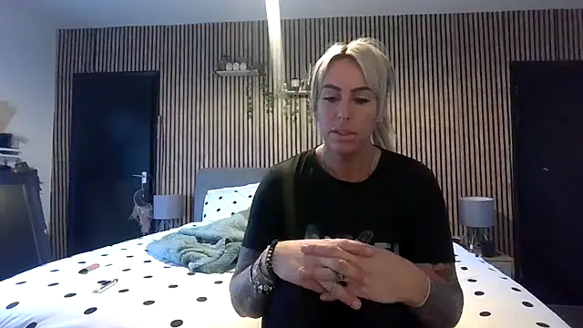 Snapshot of poppyinga1 chatting on January 11, 11:15 am poppyinga1 online show from January 11, 11:15 am