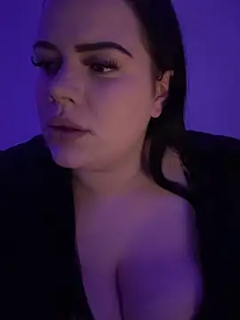 Shellybttn online show from March 23, 9:52 pm