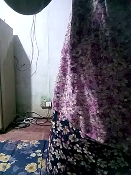 BabyHansi online show from April 29, 4:22 pm