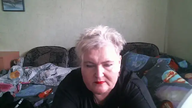 Snapshot of Lana555 chatting on June 15, 11:01 am Lana555 online show from June 15, 11:01 am