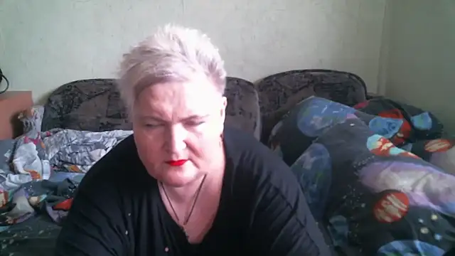 Snapshot of Lana555 chatting on June 17, 11:23 am Lana555 online show from June 17, 11:23 am