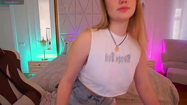 CelesteNoir online show from December 16, 7:57 am