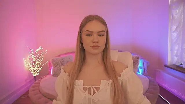 CelesteNoir online show from February 9, 2:21 pm