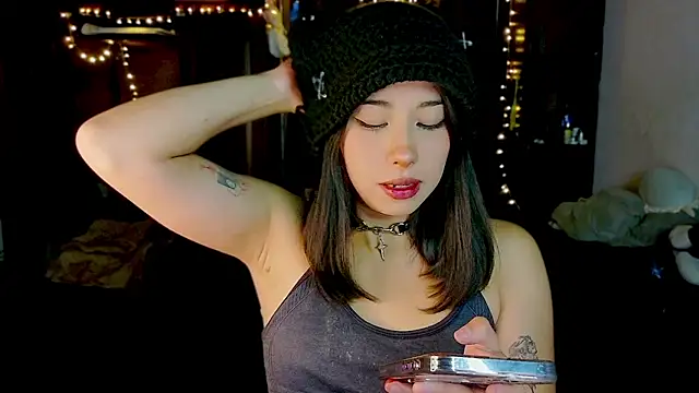 Shisuku Sophi online show from July 18, 11:41 pm