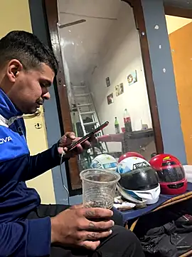 Snapshot of Gasben chatting on November 9, 5:50 am Gasben online show from November 9, 5:50 am