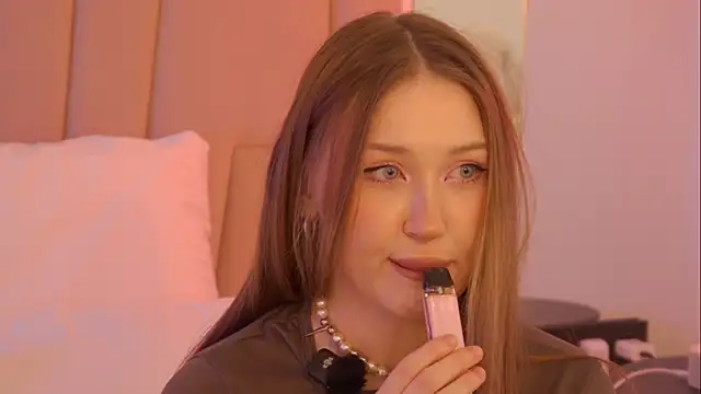 Snapshot of NancySmitts chatting on February 1, 4:05 pm NancySmitts online show from February 1, 4:05 pm