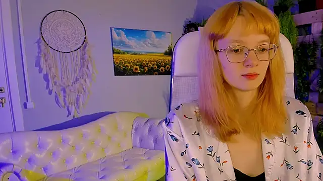 MollyJiggles online show from October 16, 8:26 am