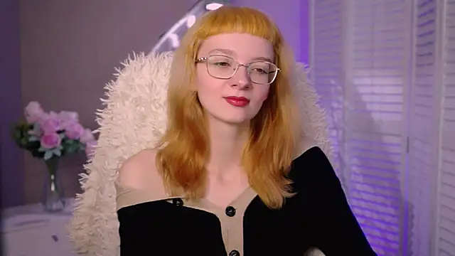 MollyJiggles online show from October 18, 8:04 am