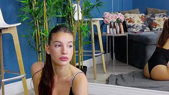 KimmDaviss online show from October 25, 6:54 am