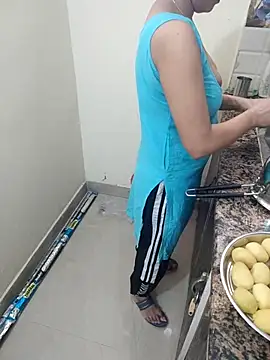 Snapshot of Pihu_Chopra chatting on September 29, 3:33 am Pihu Chopra online show from September 29, 3:33 am