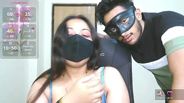 Snapshot of SassyWildCouple chatting on February 21, 3:57 pm SassyWildCouple online show from February 21, 3:57 pm