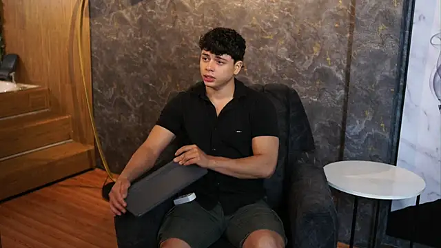 Snapshot of Ethan_occonor chatting on May 16, 2:38 pm Ethan occonor online show from May 16, 2:38 pm