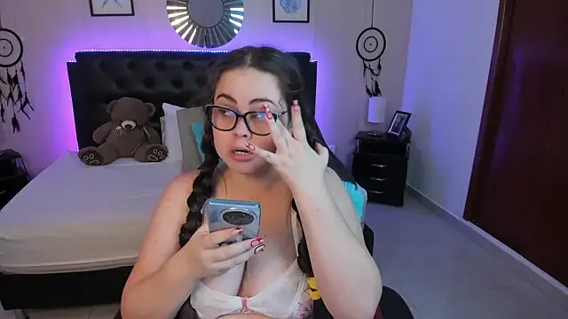 Snapshot of LolaVillalobos chatting on January 17, 11:59 am LolaVillalobos online show from January 17, 11:59 am