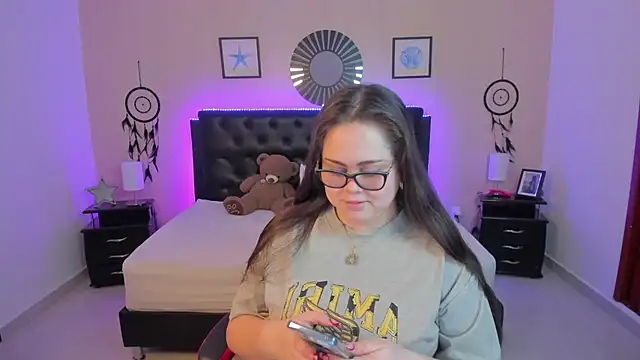 Snapshot of LolaVillalobos chatting on February 7, 1:26 pm LolaVillalobos online show from February 7, 1:26 pm