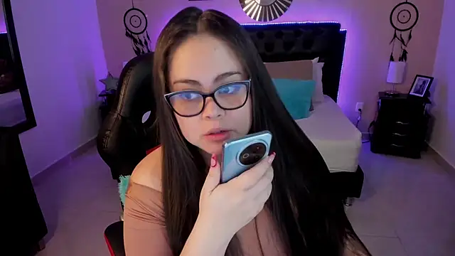 Snapshot of LolaVillalobos chatting on February 11, 11:48 am LolaVillalobos online show from February 11, 11:48 am