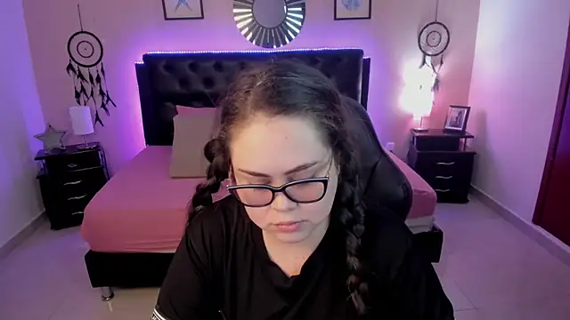 Snapshot of LolaVillalobos chatting on February 12, 2:12 pm LolaVillalobos online show from February 12, 2:12 pm