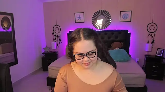 Snapshot of LolaVillalobos chatting on February 14, 12:24 pm LolaVillalobos online show from February 14, 12:24 pm