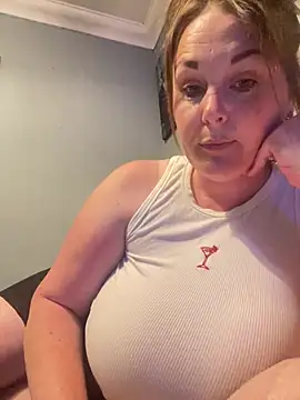 Snapshot of laceygreen chatting on July 25, 11:02 pm laceygreen online show from July 25, 11:02 pm