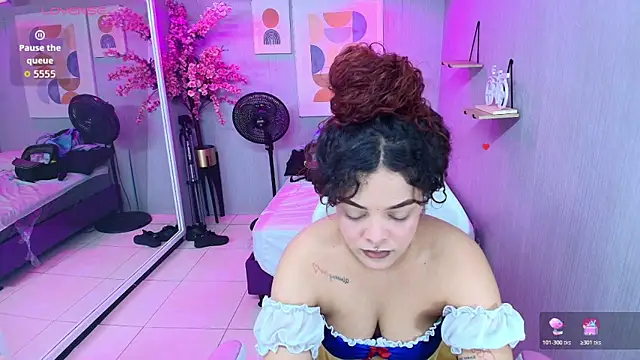 Snapshot of Maggy_t18 chatting on April 18, 3:32 am Maggy t18 online show from April 18, 3:32 am