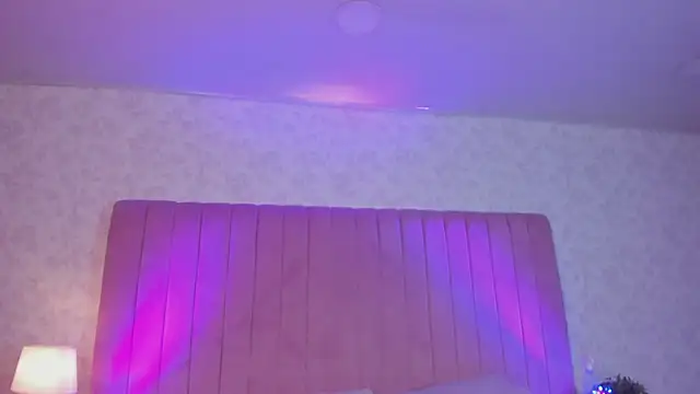 Snapshot of ZoeBenneti chatting on October 3, 4:31 am ZoeBenneti online show from October 3, 4:31 am