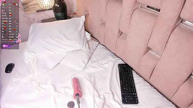 NinaCapelli online show from November 11, 4:56 am