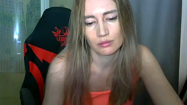 JessFoxxx online show from February 3, 6:22 am