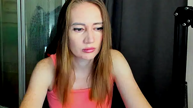 Snapshot of JessFoxxx chatting on July 14, 3:11 am JessFoxxx online show from July 14, 3:11 am
