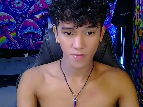 Snapshot of kenbigcockxx chatting on May 26, 1:29 pm kenbigcockxx online show from May 26, 1:29 pm