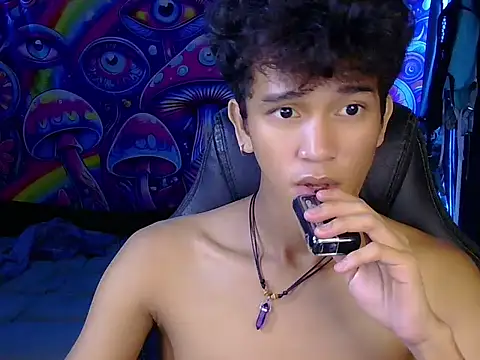 Snapshot of kenbigcockxx chatting on June 7, 5:16 pm kenbigcockxx online show from June 7, 5:16 pm