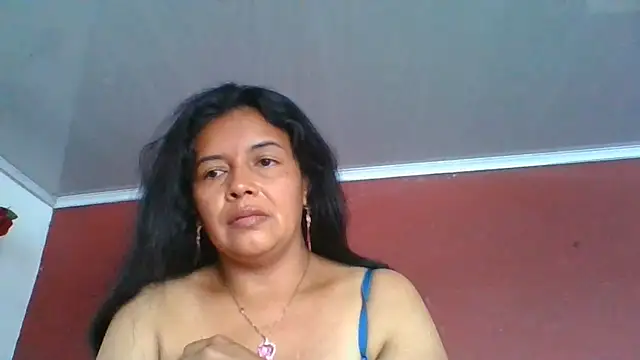Snapshot of DianaOchoa_ chatting on June 19, 8:34 pm DianaOchoa online show from June 19, 8:34 pm