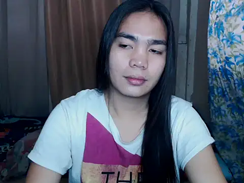 Snapshot of Simple_Martina chatting on February 6, 1:21 am Simple Martina online show from February 6, 1:21 am