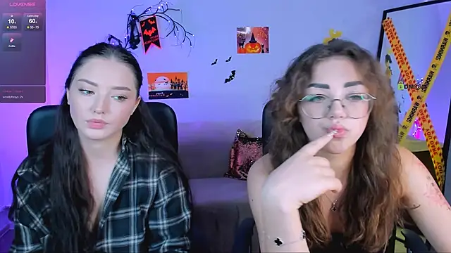 Snapshot of miki-niki chatting on October 27, 1:15 pm miki-niki online show from October 27, 1:15 pm