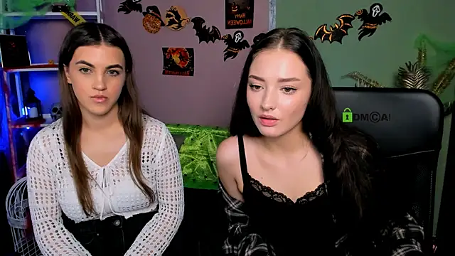 Snapshot of miki-niki chatting on November 3, 4:30 pm miki-niki online show from November 3, 4:30 pm