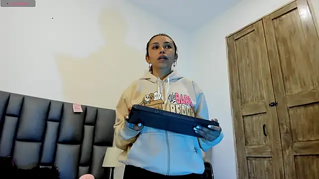 valeriasweet  online show from December 19, 5:31 pm