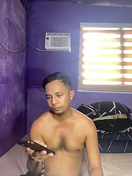 hotcumboi69 online show from February 18, 7:15 am