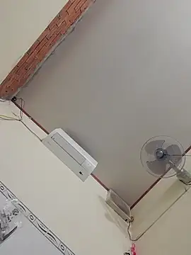 ducpham6565 online show from November 4, 5:01 pm