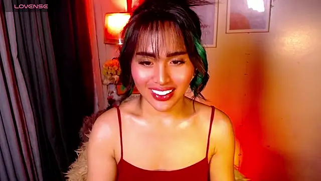 Snapshot of urmidnightcravingsxx chatting on June 27, 1:21 am urmidnightcravingsxx online show from June 27, 1:21 am