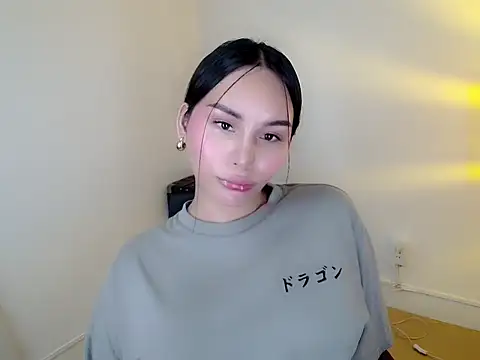 holly tabby online show from March 26, 8:14 pm