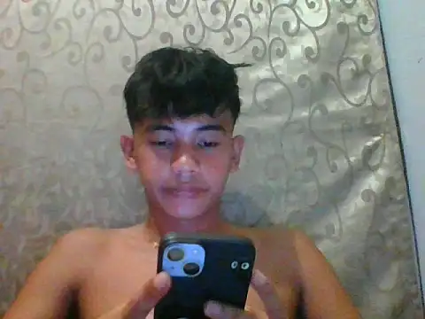Snapshot of jaybot_jayxx chatting on May 3, 1:50 pm jaybot jayxx online show from May 3, 1:50 pm
