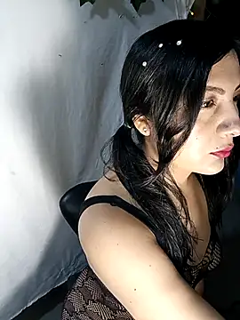 lunna 07 online show from March 25, 3:18 pm