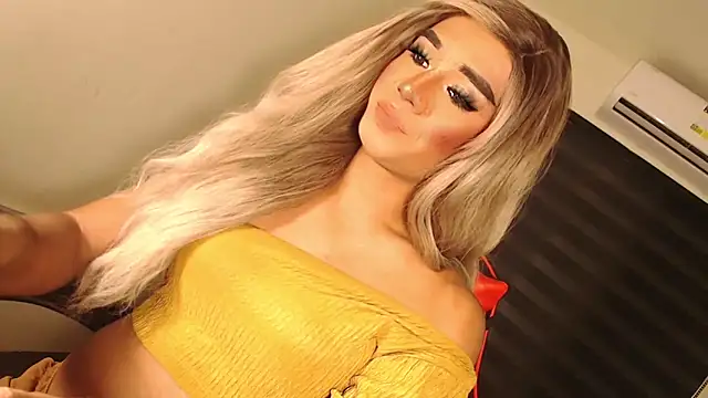 SissifyMeNow online show from October 13, 7:36 pm