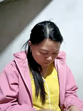 yoowwmr online show from November 14, 11:24 pm