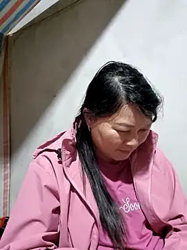 yoowwmr online show from November 18, 1:59 pm