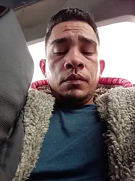 Snapshot of Andreshot911 chatting on November 7, 7:14 pm Andreshot911 online show from November 7, 7:14 pm