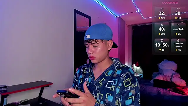 Snapshot of Jostin18 chatting on September 9, 1:21 pm Jostin18 online show from September 9, 1:21 pm